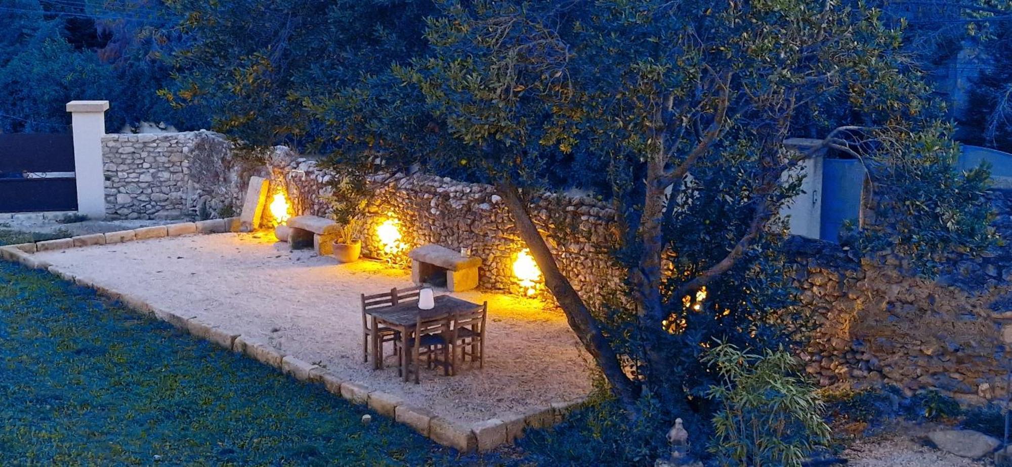 Appartement Dans Un Mas Provencal Renove Saint-Hilaire-dʼOzilhan المظهر الخارجي الصورة